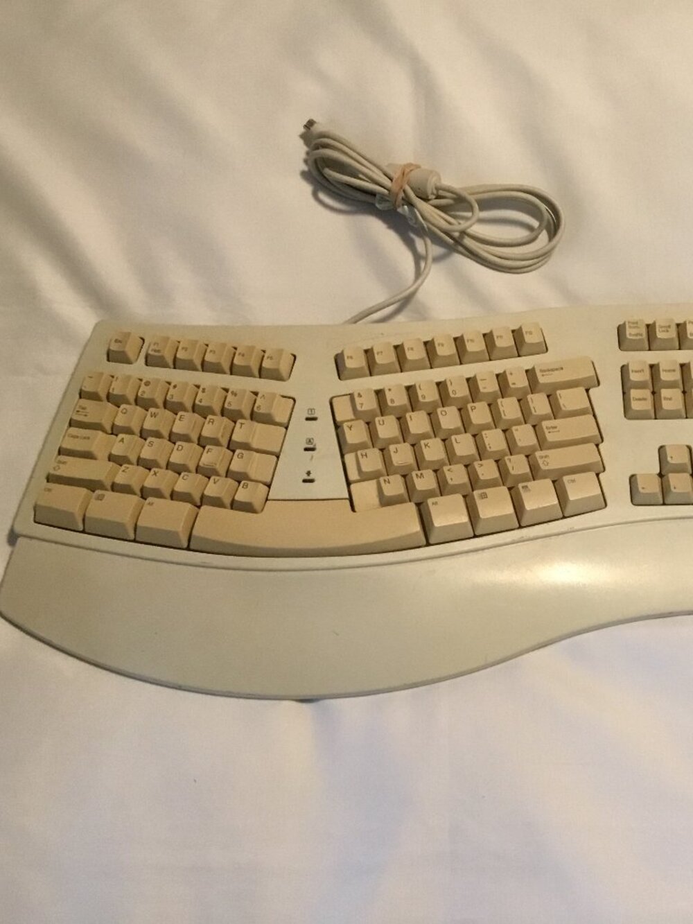 Vintage 1995 Microsoft Natural PS/2 Keyboard 59758 With Back Stand Works Tested